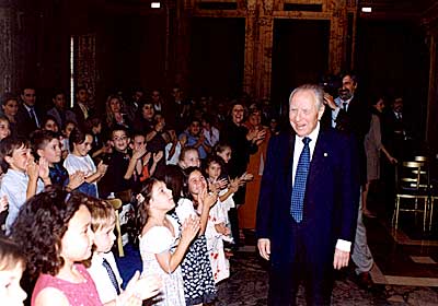 Il Presidente Carlo Azeglio Ciampi durante la premiazione del Concorso al Quirinale, nel maggio 2003 